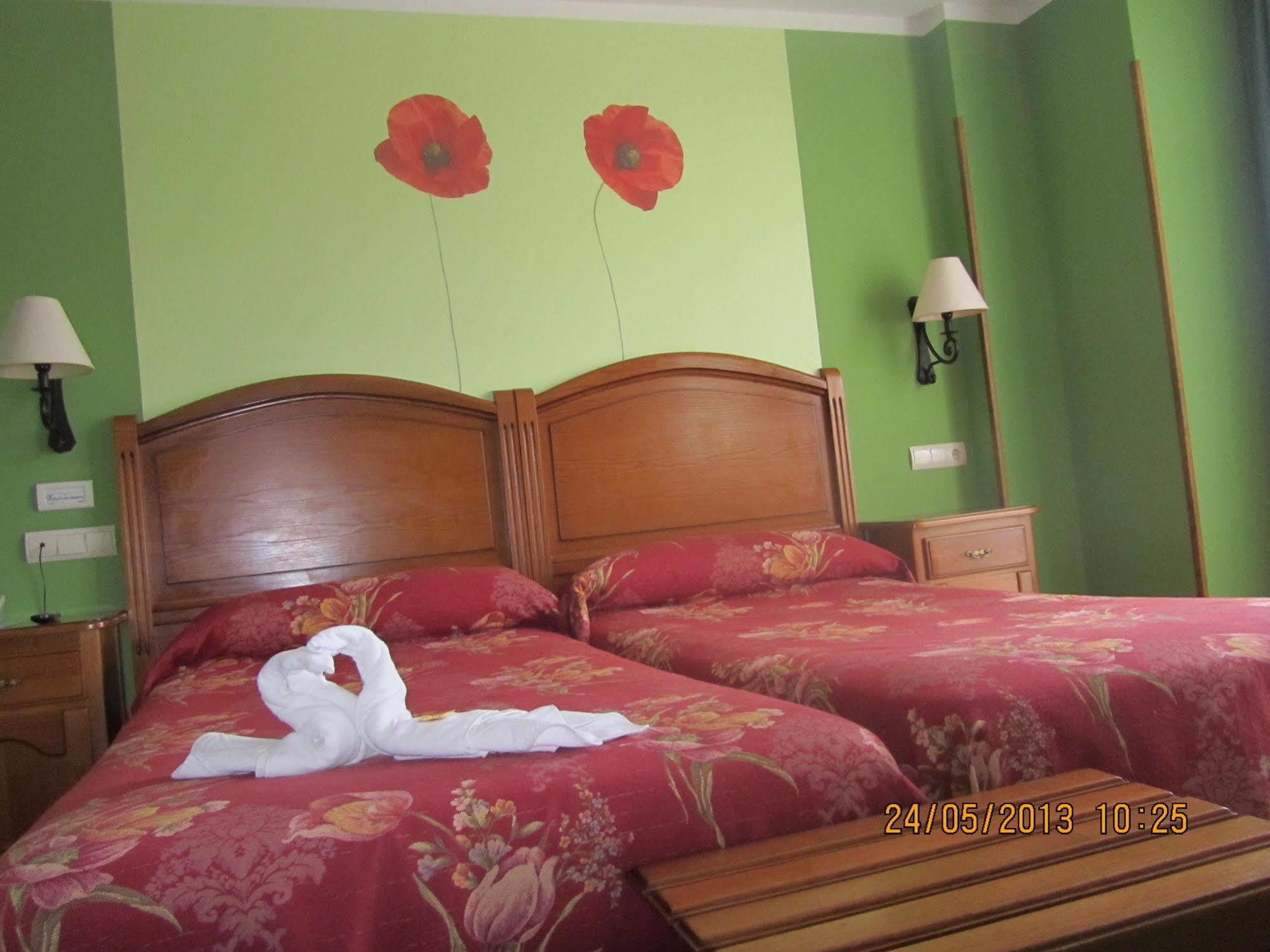 Hotel Marfrei Hinojedo Zewnętrze zdjęcie